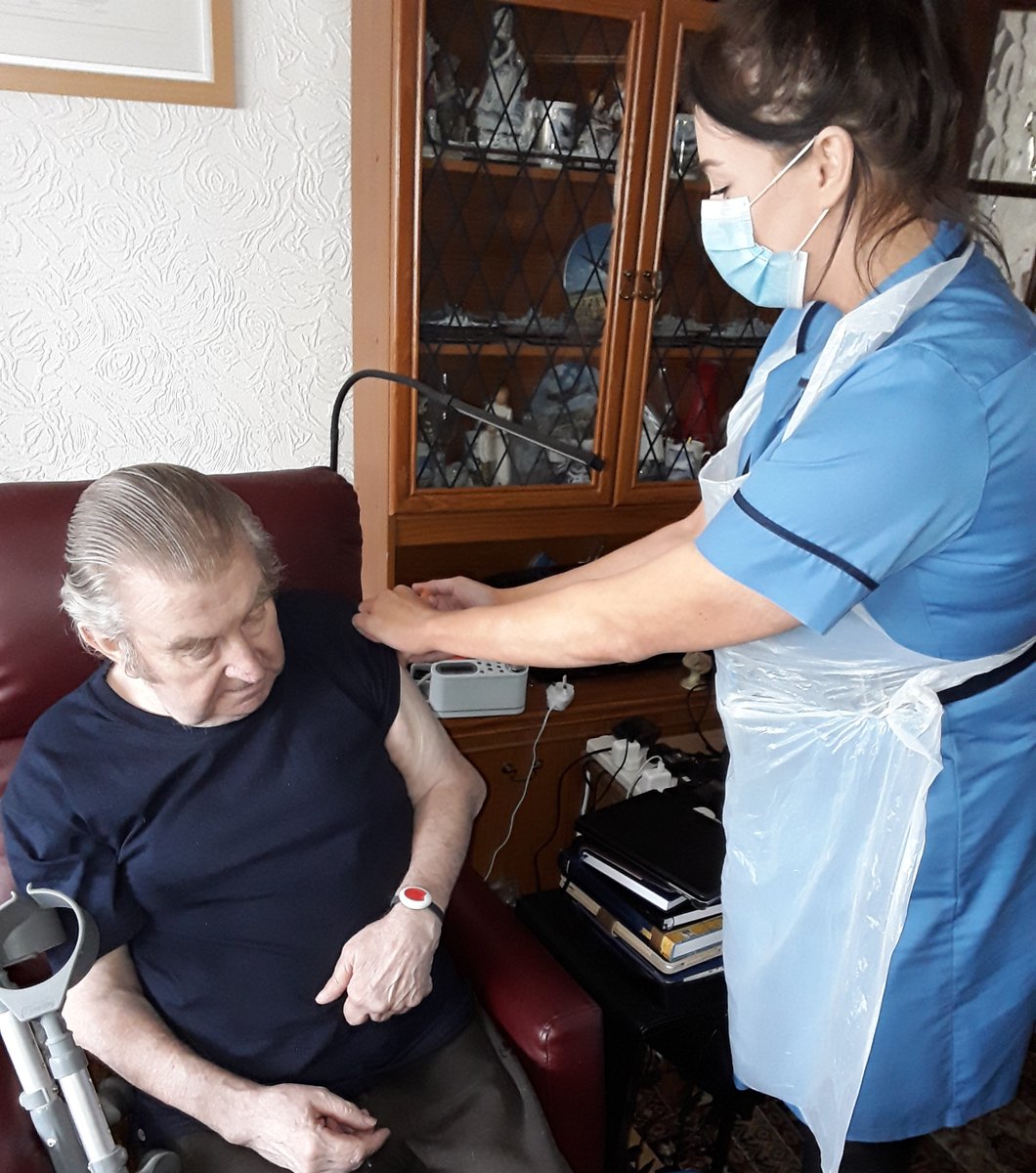 Community nursing teams from across the <a href="/WalsallTogether/">Walsall Together</a> Partnership have been supporting the rollout of Covid-19 vaccinations to housebound residents in Walsall.

Read more here: walsallhealthcare.nhs.uk/news/2021/03/0…