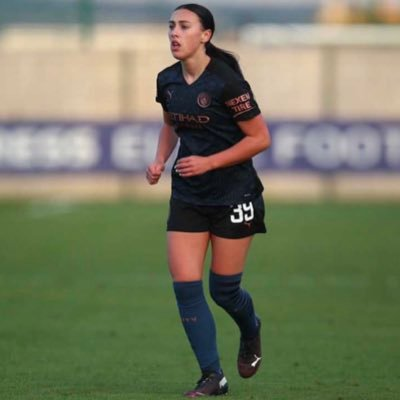 Rodridiculous's tweet photo. The best young player in women's football is on the bench, GARETH OUT, his #TaylorTactics are stunting her growth!!! https://t.co/YUcUYkVw0s