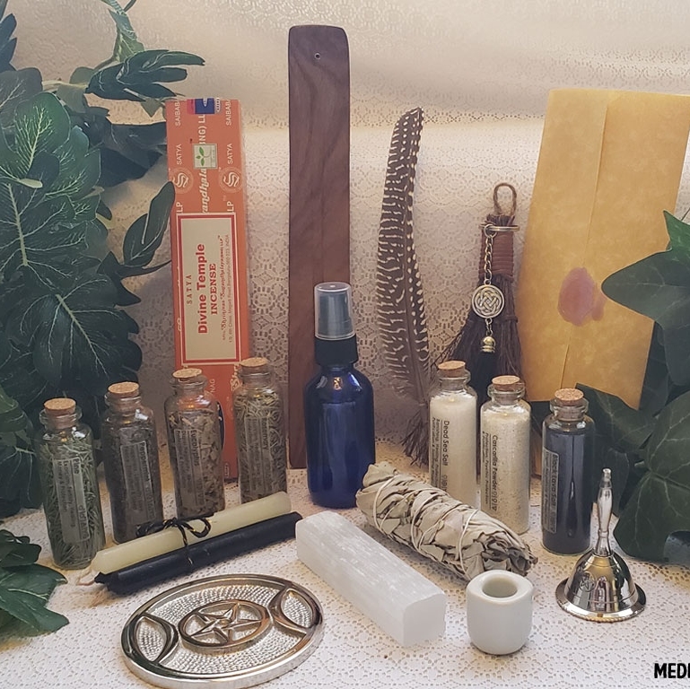 WinniesWitchery's tweet image. This spell box crafted with items to help you cleanse your altar, space, or home. winnifredswitchery.com/shop
⁠
#winnifredswitchery #spellbox #magicspells #castingspells #spellcasting #spellwork#magick #magic #witchcraft #occult #newage #spirituality #novicewitch