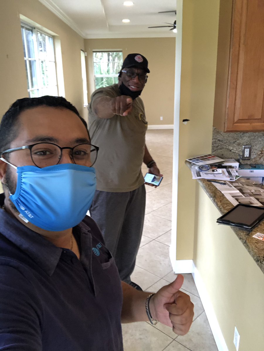 Omar starts the month out on fire! 10PPV already with quality! Here is Omar working on a SDC this morning while taking care of a first responder. Now that is “at your service”! Great job Drizzy! <a href="/SoutheastIHX/">Southeast Hustlers IHX 👑🔆</a> <a href="/ct728v/">Chris Tuten</a> <a href="/ddrive06/">David Underwood</a> <a href="/ATT/">AT&T</a> <a href="/omardri45064092/">Omar Drissi</a>