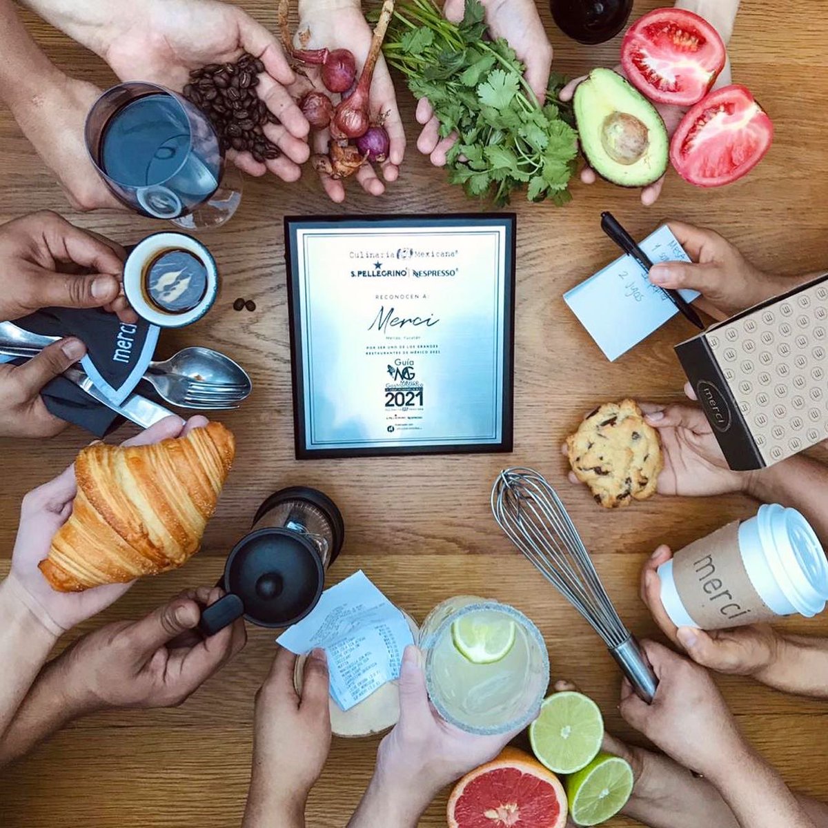 cmexicana's tweet photo. Aquí las fotos triunfadoras en el concurso de #LosGrandesRestaurantesmx 2021 gracias @fernandoCarmela por la selección del ganador: Teté Cocina de Barrio en Guadalajara, Jalisco. “Un cocinero construido de muchos cocineros” #MéxicoGastronómico #Los120mx https://t.co/PEJGyeUkrT