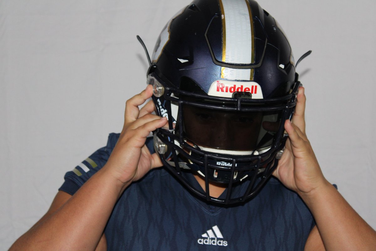 bluff05's tweet photo. Thank you @CoachClough_42 for my third offer to play at Howard Payne University!! #stingemhpu https://t.co/ylkikOfbz5