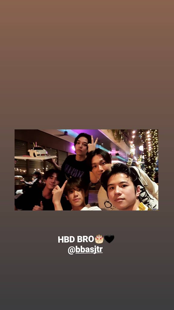 raihannuy1's tweet photo. เพื่อนๆที่น่ารัก ฉลองวันเกิดกับบาสอีกปี 
#บาสเด็กอ้วนที่แท้จริง 
#bbasjtr https://t.co/uX21ShInVA