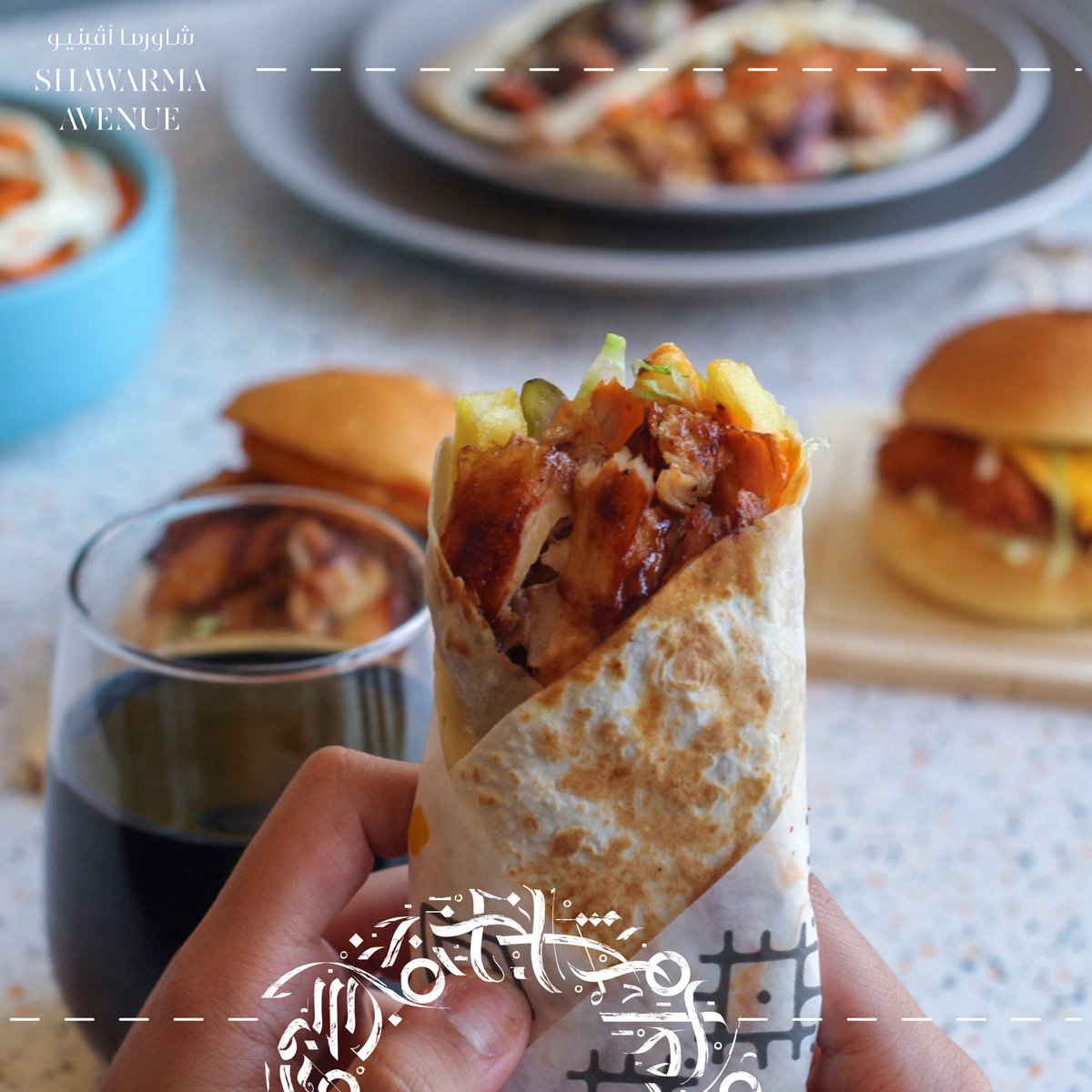 اطلب شاورمتك وغرقها بالثوم 😋💛
.
.
.
.
.
#شاورما_افينيو 
#شاورما_دجاج 
#مطاعم_الرياض