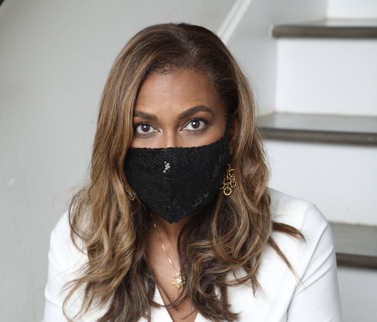 CMPlummer4's tweet image. As a healthcare professional, &amp;amp; a COVID-19 survivor, I must continue to #maskup. My patients, my family &amp;amp; the people of #Houston must be protected until everyone is vaccinated. Please continue to #MaskUpHou