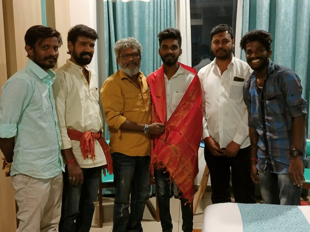 கோவை தெற்கு மாவட்ட தலைமை @dhanushkraja நற்பணி மன்ற சார்பாக அனைத்திந்திய தலைமை தலைவர் சுப்பிரமனிய சிவா @DirectorS_Shiva சார் அவர்களை வரவேற்ற போது... @B_RAJA_ @dhanush_chow3 @Dhanush_Trends