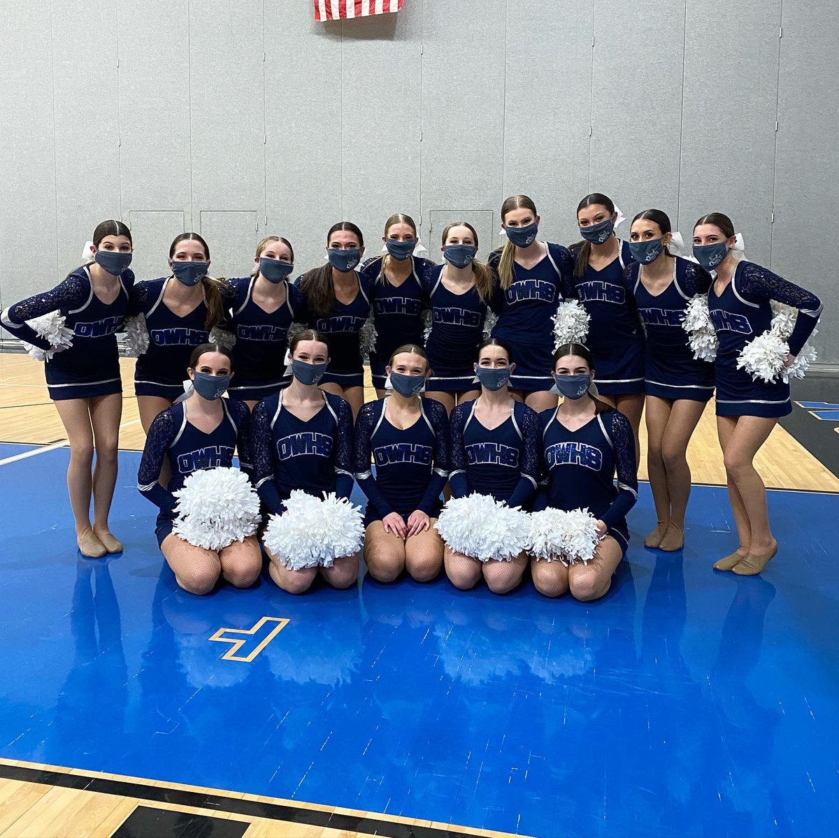 OlatheWestDance's tweet photo. The Varsity Owl Dance Team earned a Division One Rating and a Technique Award for their pom routine at the Innovative Dance Classic. ⭐️⭐️⭐️⭐️⭐️ Awesome job, ladies!! 🤘🏻 https://t.co/uyWOg3AcLx