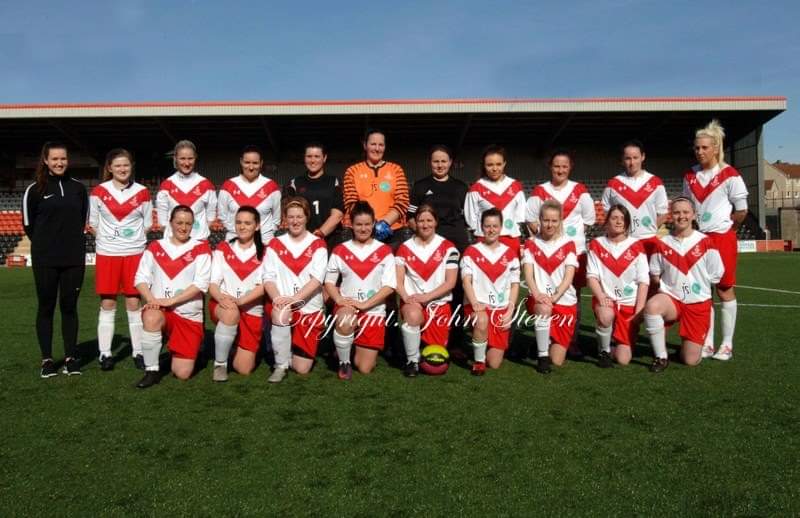 AirdrieCCLadies's tweet photo. Wee throwback to one of many team photos for the ladies. This was in 2017 before kick off v East Kilbride ⚽️
💪♦️⬇️
#soyoung #onlyafewremain #team #Throwbackwednesday #makingateam #whataseason https://t.co/GdiVSNnoki
