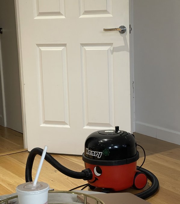 Nah my Henry hoover just got a tip LMFAOOOOOOO https://t.co/P0084Rv6ux