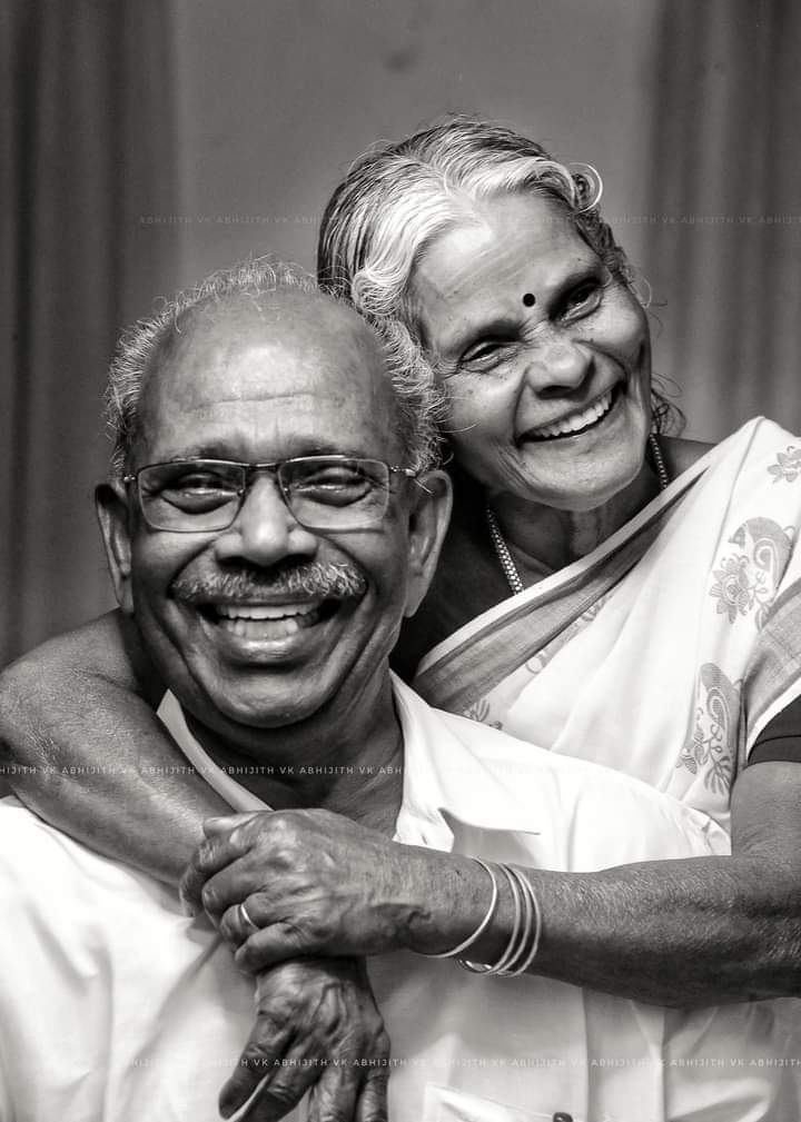 Albinrichu's tweet photo. നല്ല കളർഫുൾ ചിരി..
മണിയാശാനും കുടുബവും❤️
#kerala #mmmani #Keralagovernment https://t.co/k7ehagUTvL