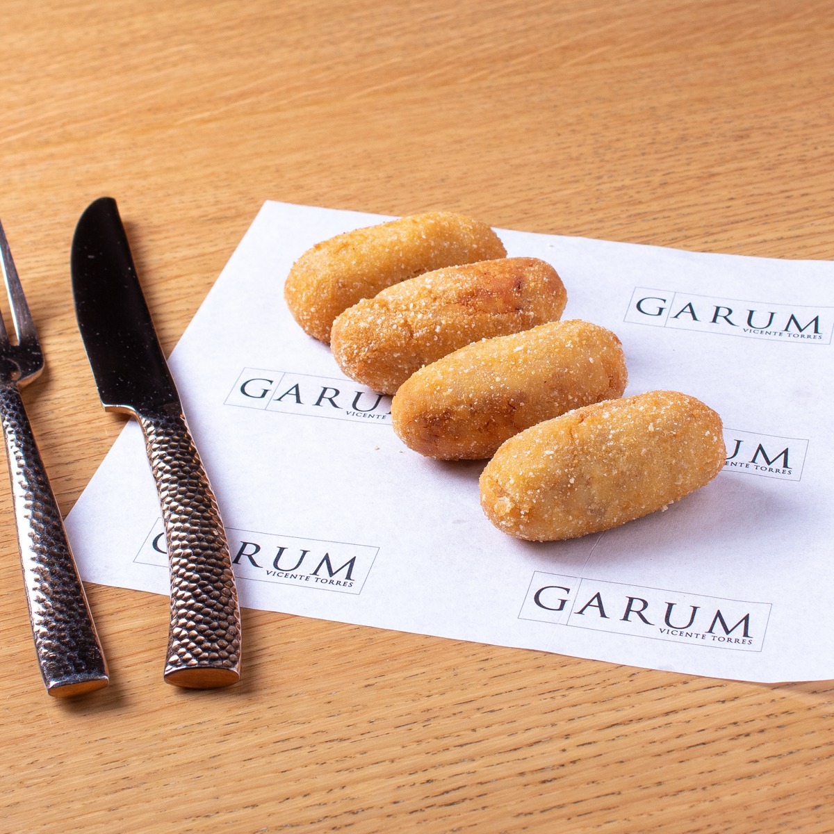 Cuando se trata de tapas, en Garum Tapas somos los expertos. 

Croquetas de jamón ibérico.

¡Te esperamos!
Masaryk 513, Polanco / 55 2971-4642