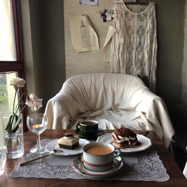IavenderfieIds's tweet photo. cottagecore but make it winter https://t.co/hH4NUgSfAT