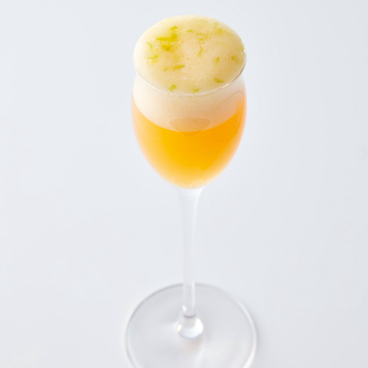 Favorito entre favoritos. Nuestros comensales nos piden refrescarse con nuestro coctel de maracuyá a base de bourbon y lima. 
Juego de texturas y sabores que explotan en tu boca.