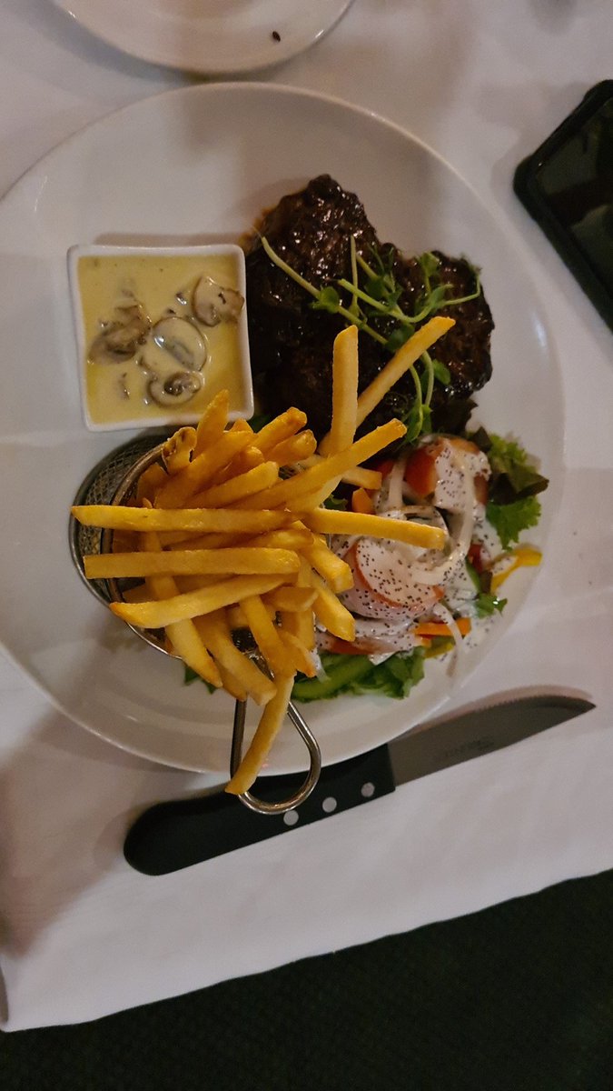 DjToothy's tweet photo. @FernHillHotelZA 10/10
Perfect order cooked to perfection. https://t.co/0Xo03J4Ta4