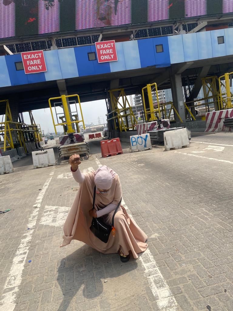 20-10-20
We remember!
They will never be forgotten!
The blood that was shed by the Nigerian government shall never be in vain.
We will continue to seek for justice for them and also fight for the better Nigeria they were killed for.
#EndSars 
#SoroSoke 
#WeMove