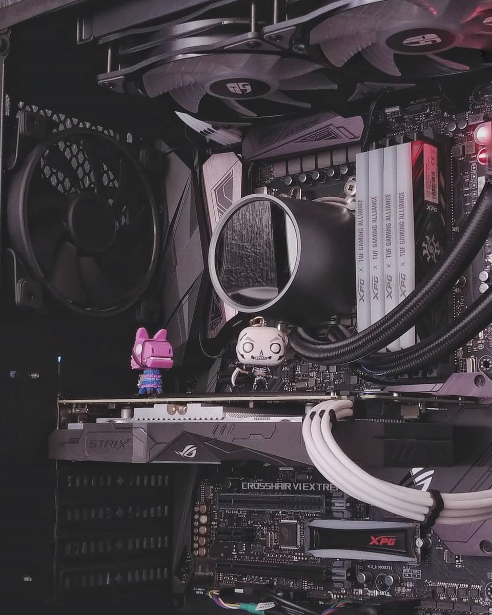 Deepcoolglobal's tweet photo. Ahhh cute little toys.. but what comics or games are they from?
Pic by @oscarmiv 
#castle360RGB #tech #gaming #inspiration #photography
#custompc #pcparts #pcgaming
#liquidcooling #liquidcooledpc #rgbpc
#pcmr #streamsetup #pcbuilding #pcgamer https://t.co/EbzbK8n9cB