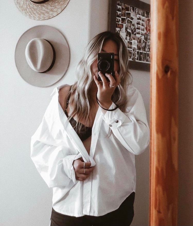 GIAPENTA's tweet image. Swooning over this effortless look with @grace_yoo 💫 Featuring the Florence Demi in BLACK🖤