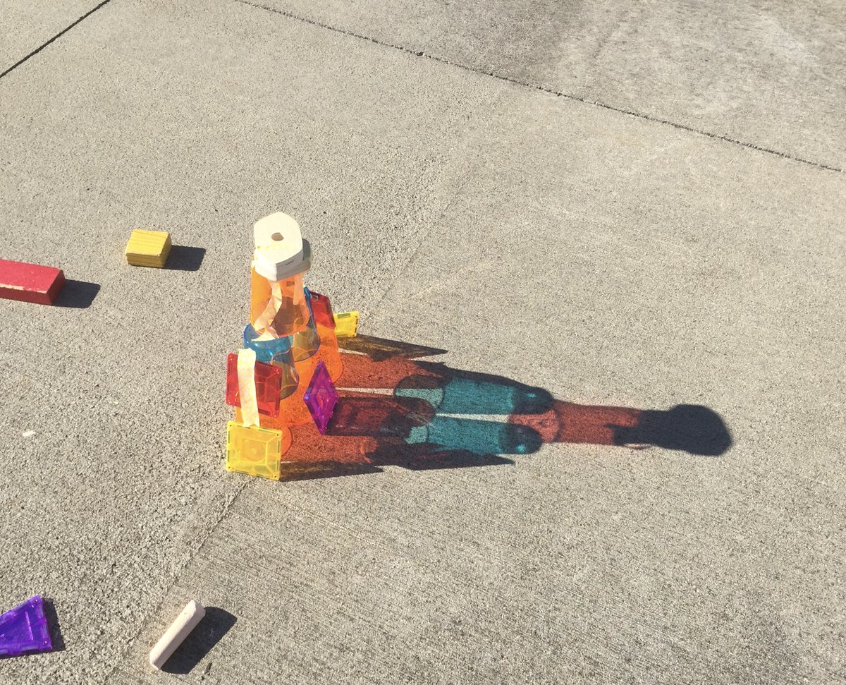 MrsHooverLevel1's tweet photo. How does L1 stimulate curiosity in a transdisciplinary way? Through play, of course! They built fairytale castles (literature, culture - social studies) &amp; observed the shadows created  (science of light, geometry.) Read their wonder questions from this activity below! #pyp https://t.co/88vJsPEpIS