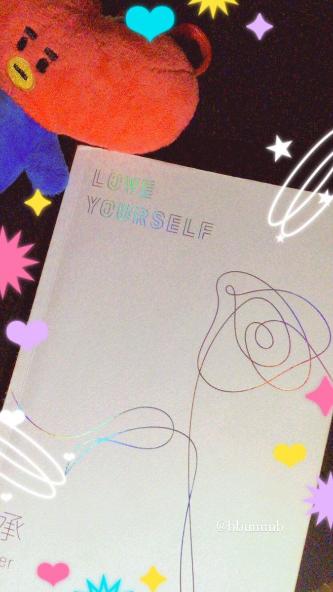 bbummb's tweet photo. Rt + follow แจก บั้ม Love yourself ver.L

•บั้มเปล่า ไม่มี CD มีแค่ฟตบ.และโน๊ตนะคะ 💘
ปล.ภายนอกมีตำหนิค่อนข้างหนักมากกกๆๆ!! แต่ตัวฟตบ.น้องปลอดภัยดีคั้บบ 🎀 ขอคนรับได้นะคะ😭

#ตลาดนัดบังทัน #ตลาดนัดBTS #BTS https://t.co/WG3NeGky1k