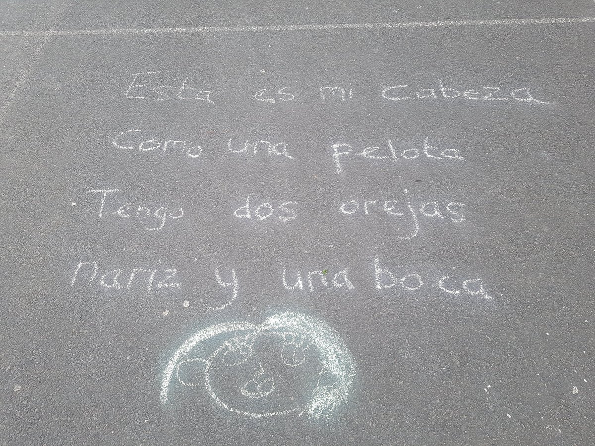 Hola 👋 <a href="/AnfieldRoadY3/">AnfieldRoadY3</a>
using every...
oportunidad - opportunity 
para practicar - to practise 🗣️
español - #Spanish 🇪🇸
muy divertido - lots of fun 🤗
Me encanta - Love our children's enthusiasm ♥️ @Poesiae2021
#playtimeSpanish #poesia 
#poetry #Aimhigh
#LanguagesAreAGameChanger