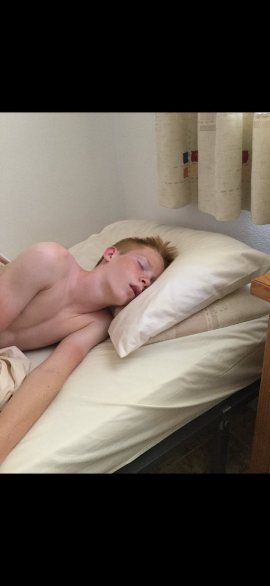 5GCellTowers's tweet photo. @Dan_King__ she really fucked you up bro https://t.co/RdLilpEJvT