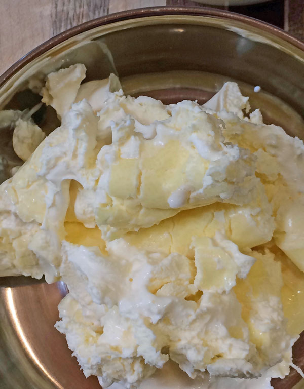VHNguyenMD's tweet photo. @BeccaBrass Nooooooooooooooooooooooooo! 
You cannot do this. 
What's next, comparing clotted cream with mature teratoma? 🙈🙈🙈 #CannotUnseen https://t.co/r4UCE7gdKT