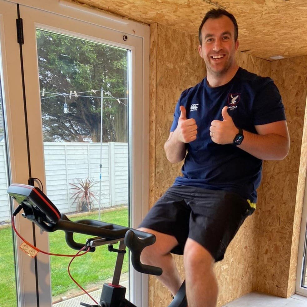 Whole club effort for Freya 🙏 
🚴🏃@swansearfc, <a href="/SwanseaRFC/">Swansea Rugby Club</a>Women and the wider rugby family come together to help 6 year old Freya Bevan get further specialist treatment in San Diego  
FULL STORY bit.ly/Swansea4Freya