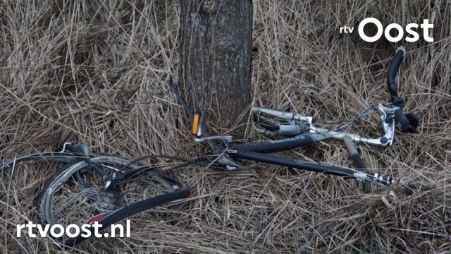 Fietser gewond bij aanrijding met auto in Rouveen. #rtvoost.
