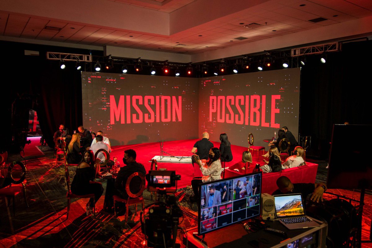 ldpgpr's tweet image. Take a look at one of our latest corporate solutions made for MMM. #LightingDesign was in charged with all production logistics to make possible this one of a kind event that took place at Vivo Studios. Two studios were used along with a red carpet at the entrance.