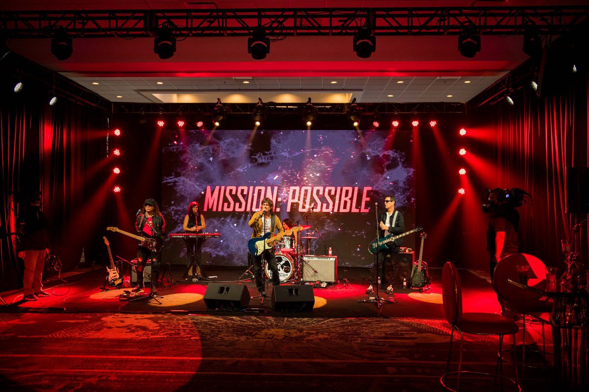 ldpgpr's tweet image. Take a look at one of our latest corporate solutions made for MMM. #LightingDesign was in charged with all production logistics to make possible this one of a kind event that took place at Vivo Studios. Two studios were used along with a red carpet at the entrance.