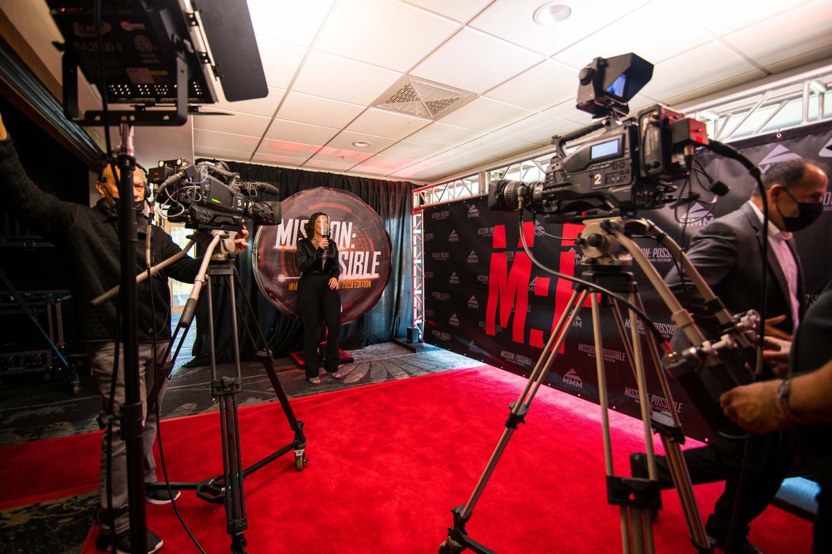 ldpgpr's tweet image. Take a look at one of our latest corporate solutions made for MMM. #LightingDesign was in charged with all production logistics to make possible this one of a kind event that took place at Vivo Studios. Two studios were used along with a red carpet at the entrance.