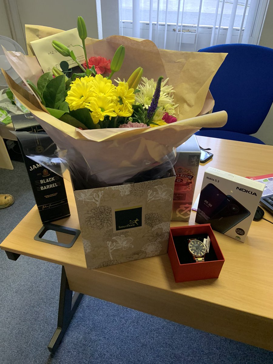 AlanStockton11's tweet photo. Today was sad day for MPS as a long standing Ground Worker decided after 15 years service time had called for him to retire. thanks Ron for your support over the years enjoy your new chapter hope your wife liked the flowers  @steohagan_MPS @CraigrMps @MikeP_MPS @muir_property https://t.co/yBwfnQwlGP