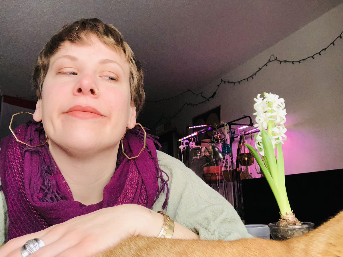 itskellysharon's tweet photo. When he doesn't cooperate during selfie time. https://t.co/PhPrm6bHyz
