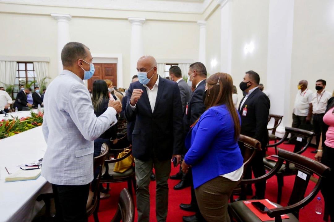 jorgerpsuv's tweet photo. Inicia reunión de la comisión nacional de diálogo, reconciliación y paz nacional con las fuerzas vivas del Edo Carabobo. No podíamos iniciar si no aquí, en la tierra sagrada en que se selló la libertad americana hace 200 años https://t.co/X1LBCWnfKB
