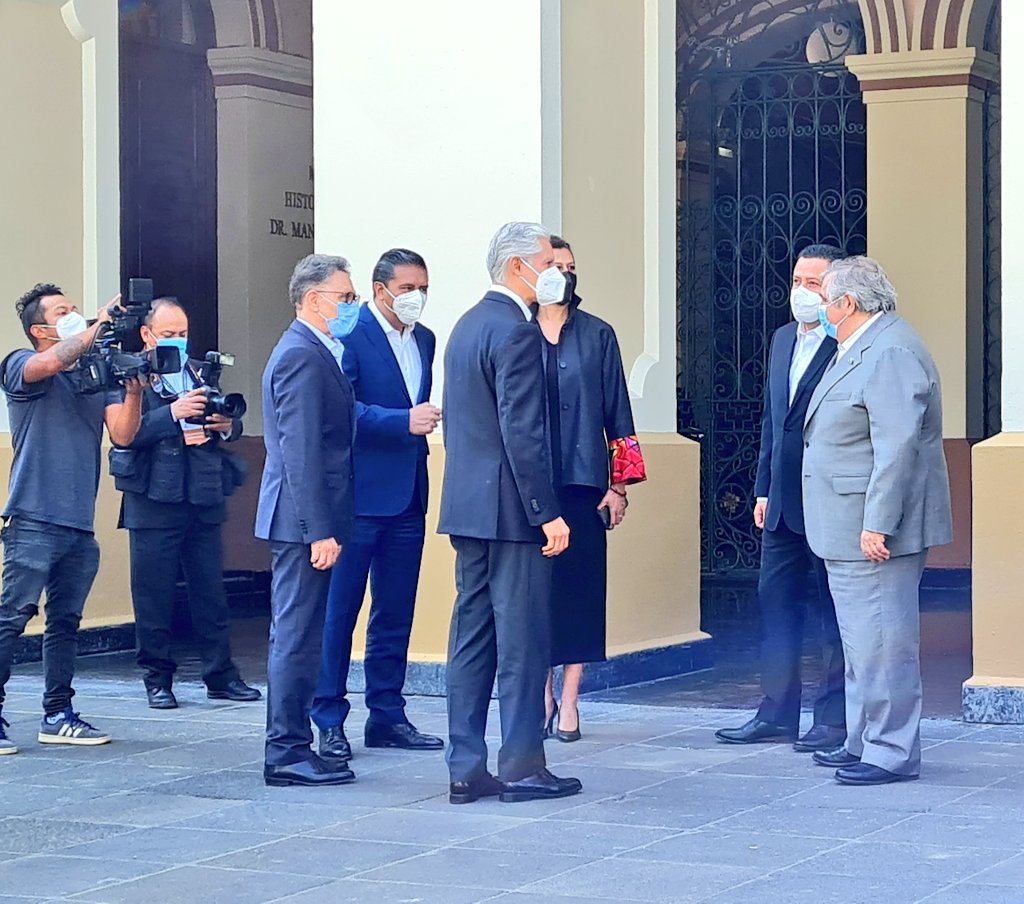 PJEdomex's tweet photo. Este 3 de marzo, el gobernador @alfredodelmazo y el presidente @magdosodi asisten al 4to Informe Anual de @Rector_UAEM en el edificio de Rectoría de @UAEM_MX, hoy es el 193 aniversario de la fundación del Instituto Científico del #Edomex, actual universidad estatal. https://t.co/An5ApqoQ1Y