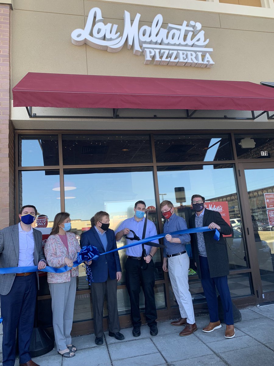 cityofcarmelin's tweet photo. Deep-Dish Ribbon cutting ... our “official” welcome to @LouMalnatis in Carmel! @onezonechamber https://t.co/E8WqjPurvq