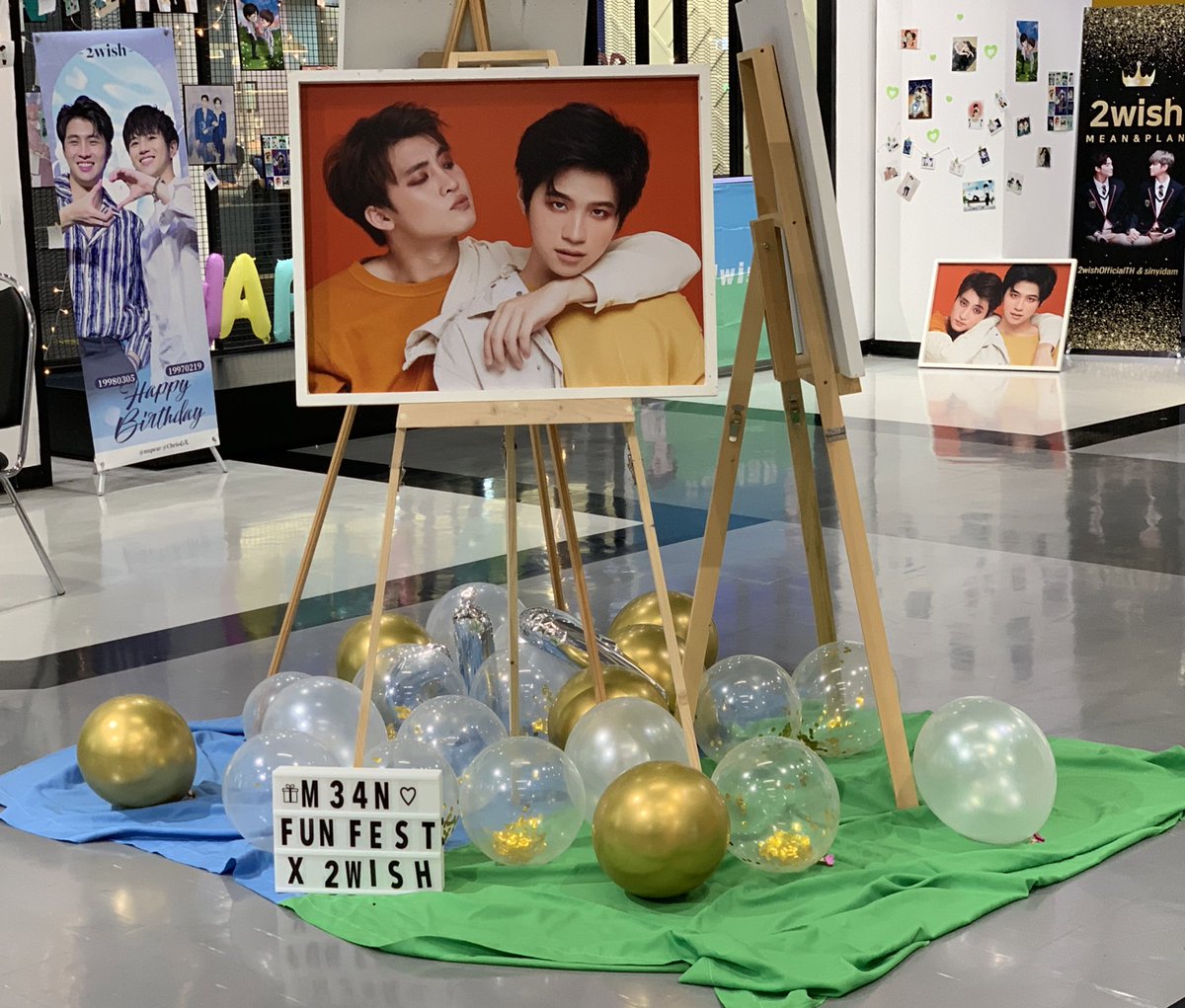 มิติใหม่ของการจัดแกล เปลี่ยนทุกวัน 555555 ขอบคุณ อรวิม สำหรับอุปการคุณ และ ความอนุเคราะห์ขาตั้งกรอบรูปจ้า 
เชิญทุกคนนะค้าาาาาา 5-6-7 มีค. นี้ ทางเจ่เจ้ และเราน่าจะขนทุกอย่างไปแจก 💙💚
#2wish 
#MeanPhiravich #PlanRathavit 
#MeanTro #คนของเเปลน