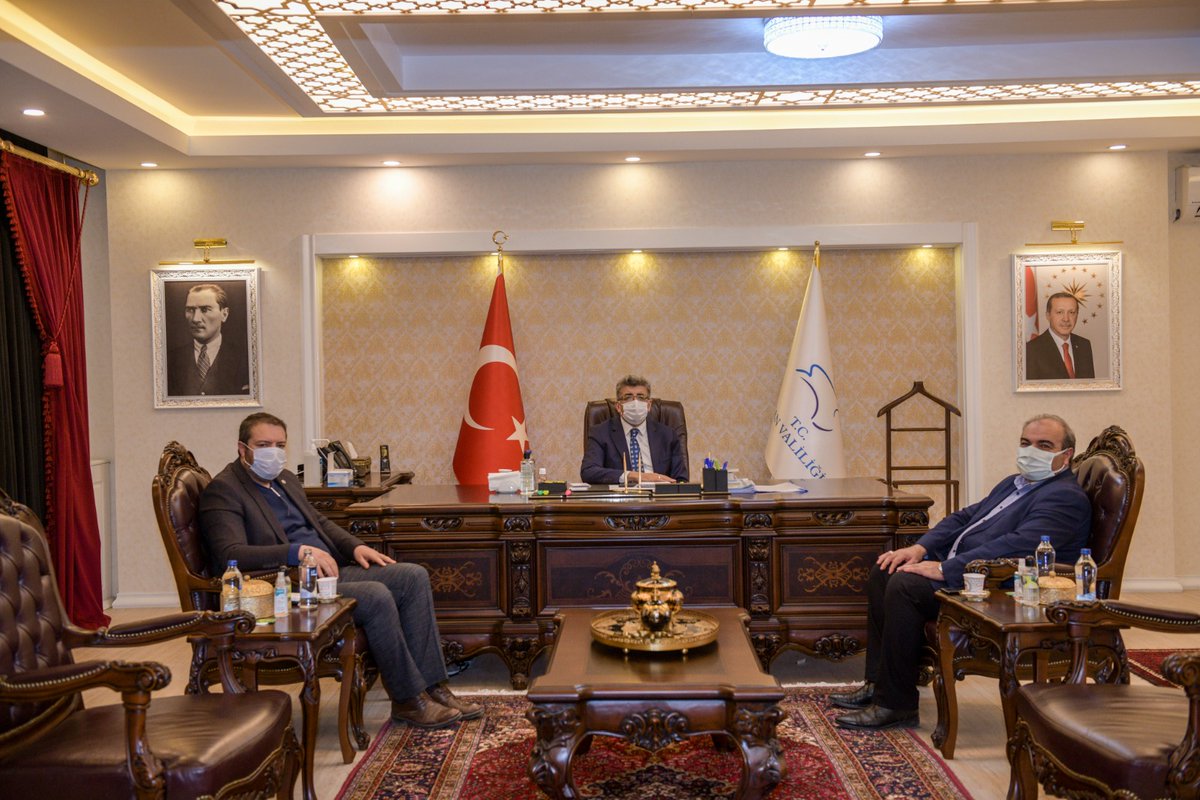 Memur Sen İl Başkanı Mehmet Ali Uca, Sayın Valimiz <a href="/valibilmez/">Mehmet Emin Bilmez</a>'i makamında ziyaret etti.
<a href="/mehmet_uca/">Mehmet Uca</a>