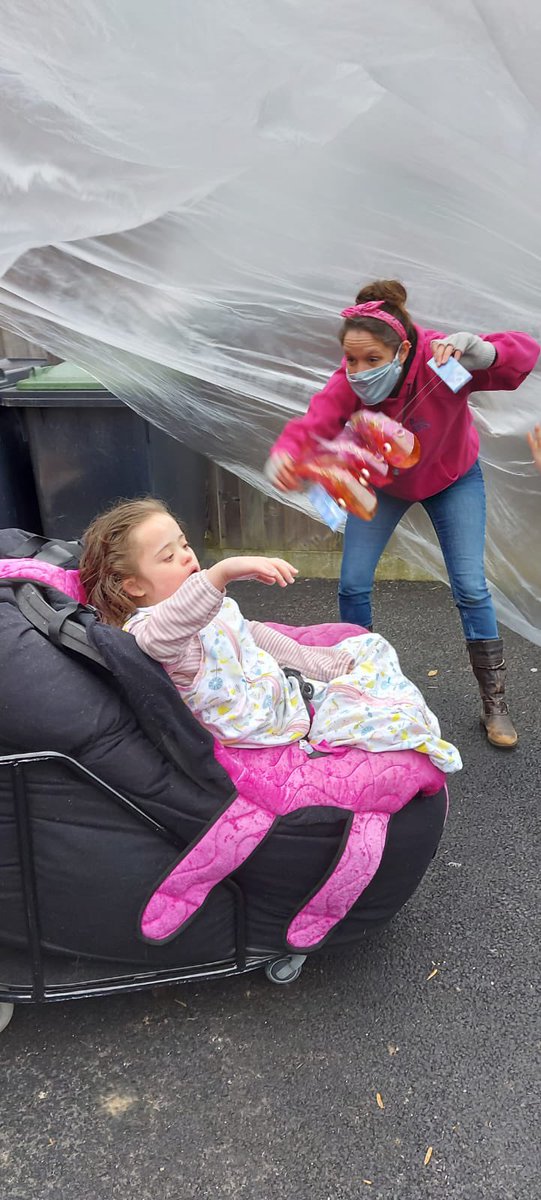 FullHouseTheaCo's tweet photo. What a wonderful experience today offering sensory support on the doorsteps of young people from @BDCPS We’re can’t wait for tomorrow &amp; for the next few weeks. Thanks to @bedlutcf for the support. https://t.co/8JEiw6iP6P