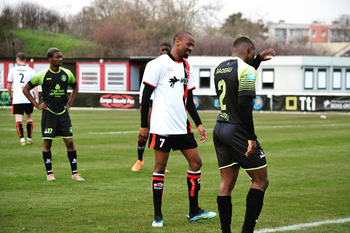 FC Fleury 91 tweet media