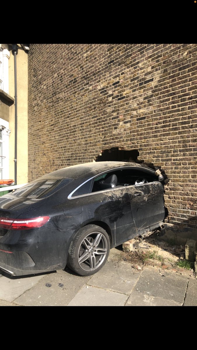 Carolina Mantzalos tweet media