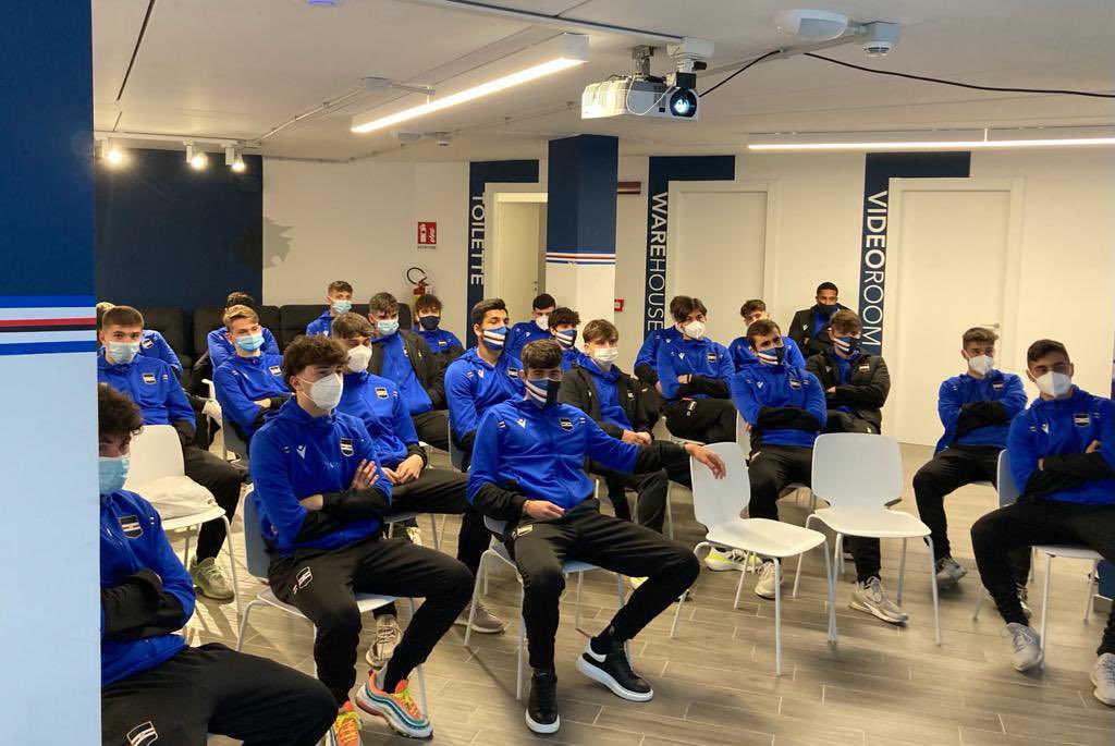 icsc_spa's tweet image. 🏆⚽️ Triplete per l’#IntegrityTour : oggi formazione per contrastare le frodi sportive con i ragazzi del @acmilan @Atalanta_BC e @sampdoria 

@SerieA @Sportradar