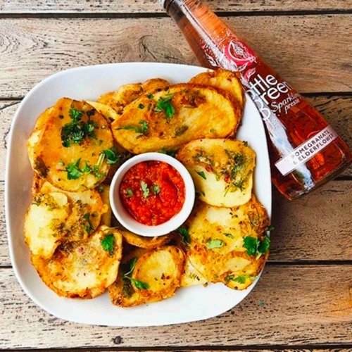 UrbanGuj's tweet photo. The Urban Guj Bhajia are back! Now available to order across all of our platforms! They're 100% fresh and 100% #Vegan 

Enjoy! https://t.co/m64uwFQNue