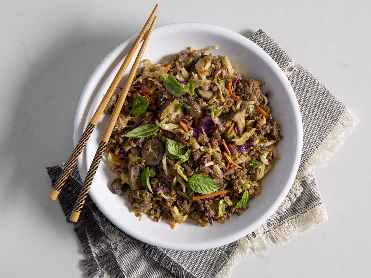This Egg Roll in a Bowl is all the delicious flavors of your favorite fried Chinese restaurant appetizer in a lighter, faster, one-skillet meal! Find the recipe on this week's Keto plan. #emealseats
