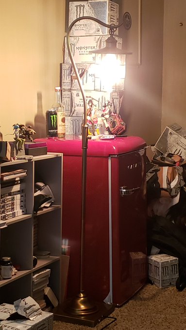 Look at this adorable light i got https://t.co/scFlB0iXoI