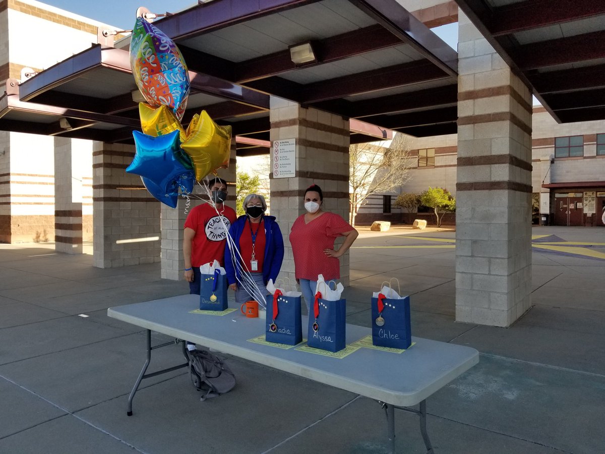 MontwoodHS's tweet photo. Thank you @DGMunoz_SRMS and Mrs. Saucedo for coaching our #DestinationImagination students to state #TeamSISD #Generalsconquer #Pullingtogether https://t.co/u7ebfPfUr3