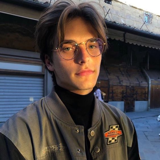 amnesiafanfic's tweet photo. 🦋• — 𝙱𝚎𝚜𝚝 𝚈𝚎𝚊𝚛𝚜

Oi amores, passando aqui para saber o que estão achando da história. Toda trajetória do Luke e da Elissa até então.
Passando também para deixar aqui a imagem de Jordan Parrish, para vocês poderem se basear um pouco em como ele é. https://t.co/d0Ve05hZLe