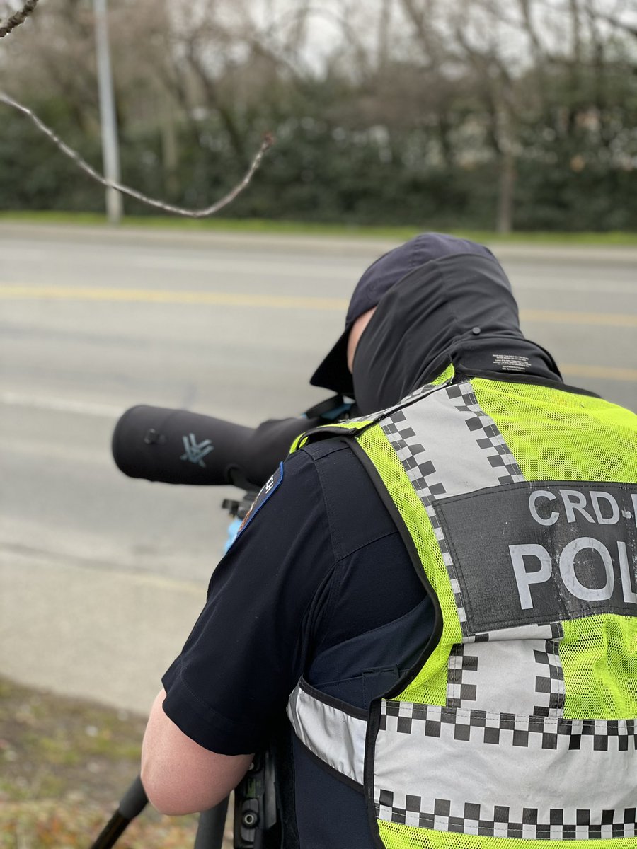 SaanichPolice's tweet image. Project this morning at McKenzie Ave at Quadra St. Our @SPD_Traffic worked with officers with CRD ISRSU for a distracted driving campaign. 67 violations issued for offences including cell phones, seatbelts, intersection offences and driver licensing. @RoadSafetyCWoo #EyesfwdBC