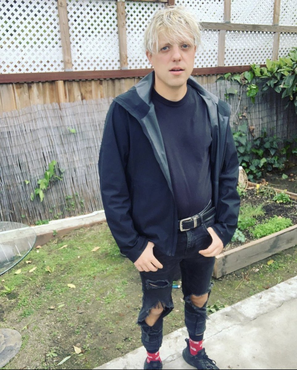DeLongMusic's tweet photo. 🌬 a windy day in LA-town. 

☁️ what is your goto gray-day activity? https://t.co/WozqNJrchU