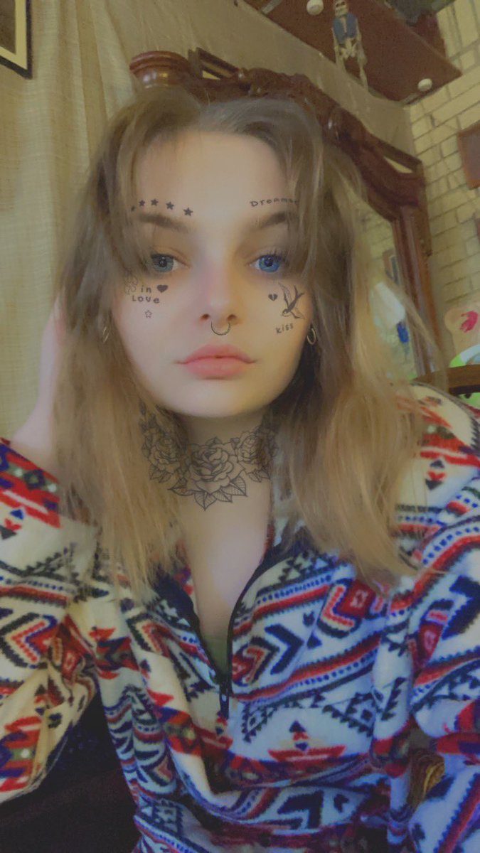 1ilhippie's tweet photo. Gonna keep posting even tho Twitter ain’t showing my page😪 #tattoos #high #stoned #happy #hippie #21fun #weed https://t.co/K1KtNbAHEu